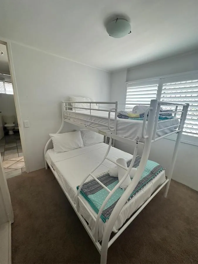 2 Bedroom Top Floor Unit - Ocean Views And Pool- Headlands Resort Alexandra Headland